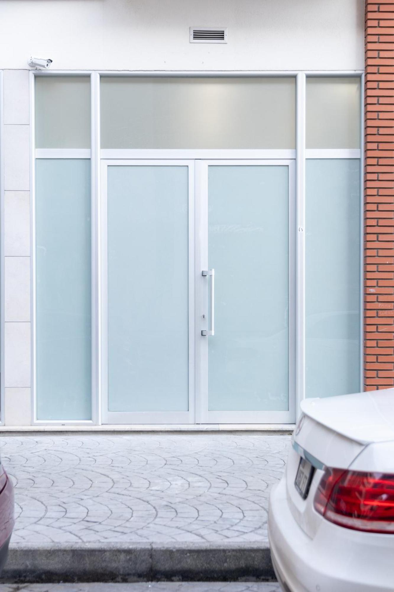 Free Parking Sudio Tirana公寓 外观 照片